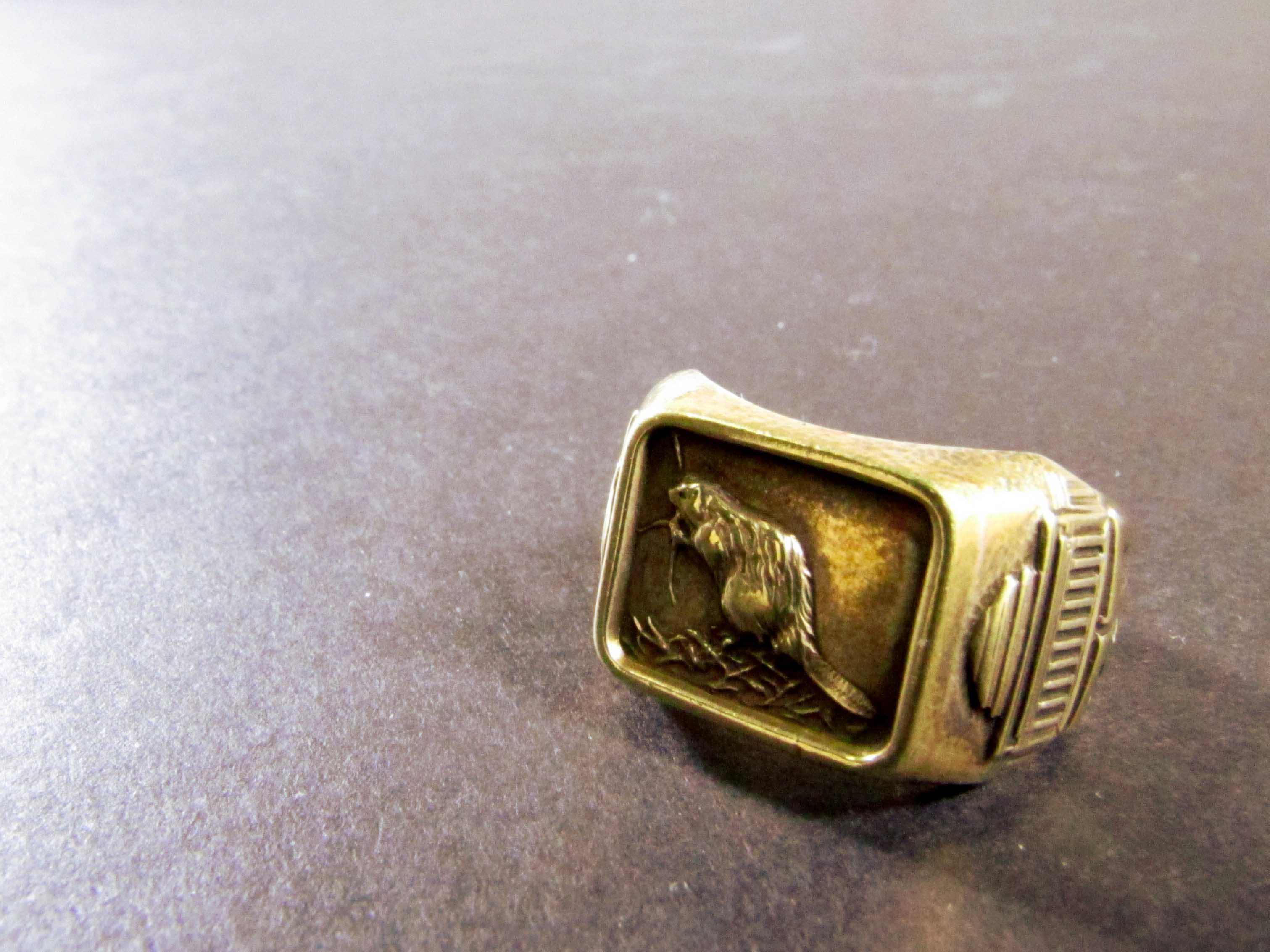 Picture of the Class of 1930's Brass Rat - Bezel